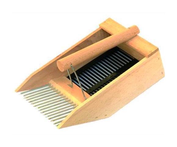 Raccoglibacche Coglibacche E Mirtilli In Legno Art.248002 Raccoglibacche Coglibacche E Mirtilli In Legno Art.248002