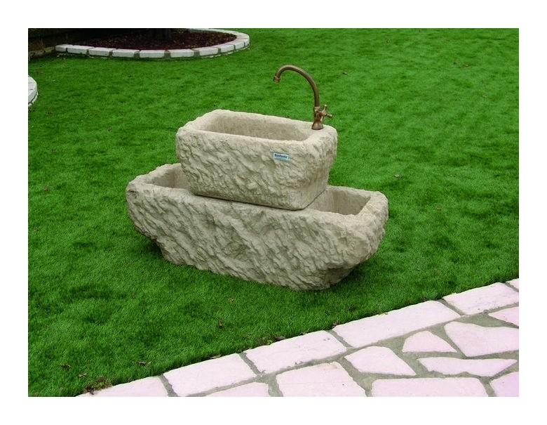 Bonfante - Fontanella In Pietra Ricostruita Dallas Tufo